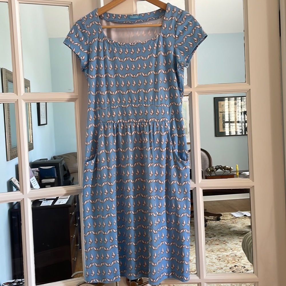 Ladies size small shirt sleeve J McLaughin dress